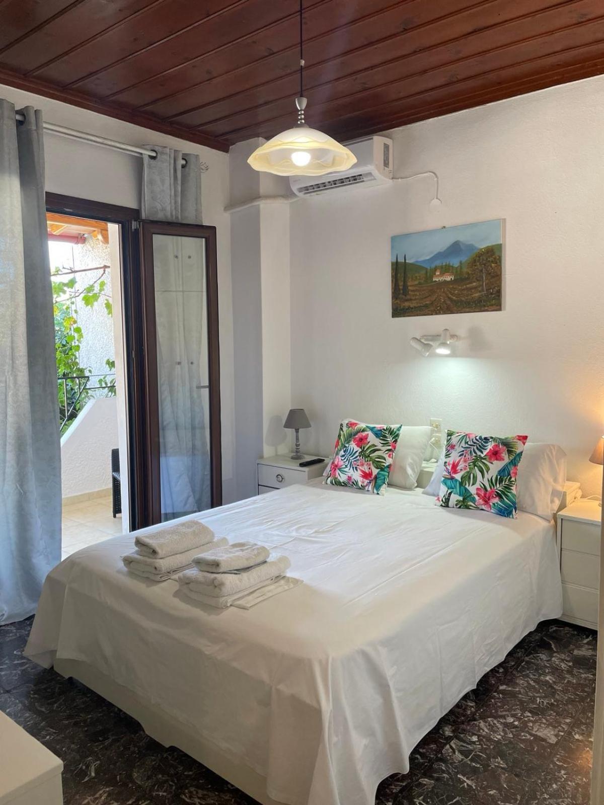 Katerinas Apartmens Skiathos Exterior foto